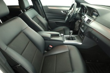 Mercedes Klasa E W212 Kombi Facelifting 220 CDI 170KM 2016 Mercedes E E 220 BlueTEC, 167 KM, Skóra, Navi, zdjęcie 6