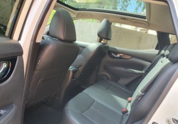 Nissan Qashqai II Crossover 1.6 dCi 130KM 2016 Nissan Qashqai LED Panorama Kamera 360 Hands Free GetHelp 1.6, zdjęcie 12