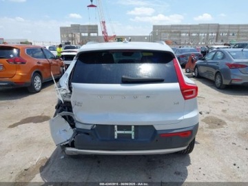 Volvo XC40 2020 Volvo XC 40 2020 VOLVO XC40 T4 MOMENTUM 2.0 Benzyna 187KM, zdjęcie 7