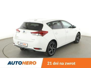 Toyota Auris II Hatchback 5d Facelifting 1.8 Hybrid 136KM 2018 Toyota Auris kamera grzane fotele tempomat, zdjęcie 6