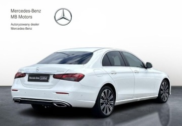 Mercedes Klasa E W213 Limuzyna 2.0 220d 194KM 2020 Mercedes-Benz Klasa E E220 4matic Od dealera Kamera cofania LED Martwe Pole, zdjęcie 4