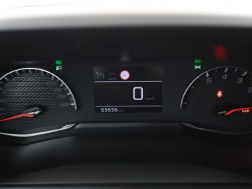 Peugeot 2008 II SUV 1.2 PureTech 100KM 2021 Peugeot 2008 klima auto Eco-LED tempomat cujniki, zdjęcie 21