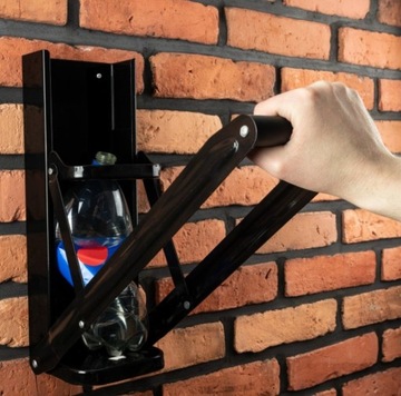 Дробилка для бутылок из-под кока-колы и металлических банок.