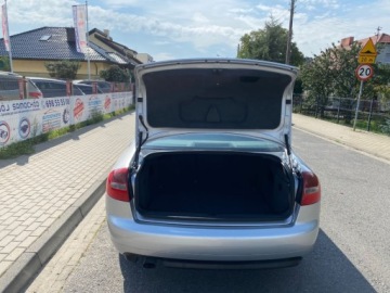 Audi A6 C5 Sedan 2.0 130KM 2003 Audi a6 AUTOMAT KLIMATYZACJA PARKTRONIC PODGRZEWANE FOTELE SERWISOWANA 2.0, zdjęcie 14