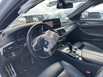 BMW Seria 5 G30-G31 Touring Facelifting 2.0 520d 190KM 2022 BMW 520 XDrive Skóra Kamera Podgrzewanie Pamięć, zdjęcie 5