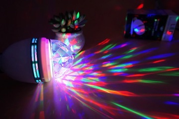 ŻARÓWKA KULA DISCO PROJEKTOR DYSKOTEKOWY LED RGB