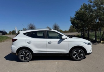 MG ZS I 2022 MG ZS EV 2022r elektryczny z bateria dach panoramiczny czarna skora, zdjęcie 1
