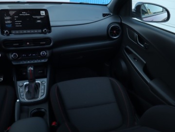 Hyundai Kona I Crossover Facelifting 1.6 T-GDI 198KM 2021 Hyundai Kona 1.6 T-GDI, Salon Polska, Serwis ASO, zdjęcie 7