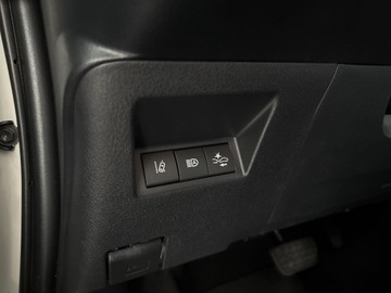 Toyota Yaris III Hatchback 5d Facelifting 2017 1.5 Hybrid 100KM 2018 Toyota Yaris Hybrid 100 Selection III (2011-2019), zdjęcie 21