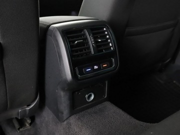 Volkswagen Passat B8 Variant 1.4 TSI ACT 150KM 2015 Volkswagen Passat panorama klima auto grzane, zdjęcie 32