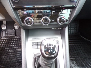 Skoda Octavia III Liftback Facelifting 1.6 TDI 115KM 2017 SKODA OCTAWIA 1.6 TDI 1 WŁAŚCICIELKA, zdjęcie 19