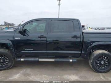 Toyota Tundra II 2019 Toyota Tundra 2019r., SR5, od ubezpieczalni 5.7 Benzyna 381KM, zdjęcie 3