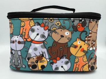 БОЛЬШАЯ ДОРОЖНАЯ КОСМЕТИЧЕСКАЯ СУМКА С КОШКАМИ ПОДАРОК ​​ДЛЯ ДЕВОЧКИ-КОШКИ