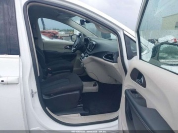 Chrysler Voyager V 2023 Chrysler Voyager Lx fwd 3.6 Benzyna 287KM, zdjęcie 9