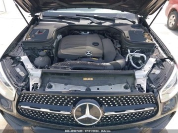 Mercedes GLC C254/X254 2022 Mercedes-Benz GLC 2022r, 4Matic, 2.0L 2.0 Benzyna 255KM, zdjęcie 12