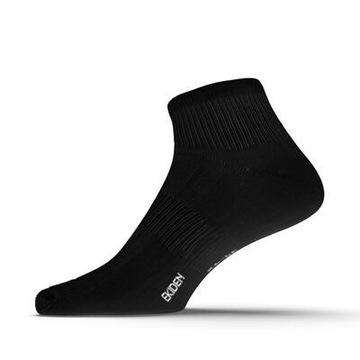 Черные беговые носки RUN100 от Decathlon.