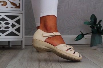 СПОРТИВНЫЕ САНДАЛИИ ЖЕНСКИЕ, УДОБНЫЕ, РЕГУЛИРУЕМЫЕ НА ЗАЛИВКЕ.