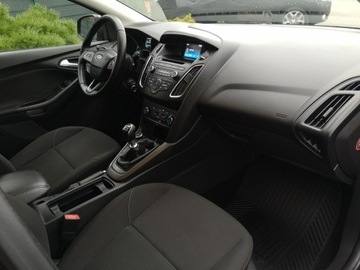 Ford Focus III Hatchback 5d facelifting 1.0 EcoBoost 125KM 2015 Ford Focus 1.0 125KM Benzyna # Klima # Tempomat #, zdjęcie 17