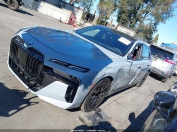 BMW Seria 7 G70 2024 BMW Seria 7 740i, 2024r., 3.0L 3.0 Benzyna 375KM, zdjęcie 1
