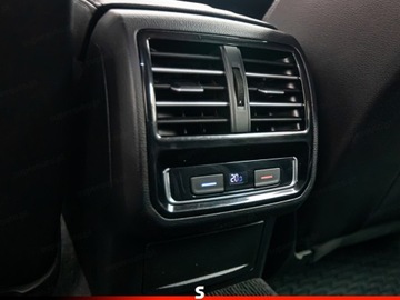 Volkswagen Passat B8 Variant 2.0 TDI BlueMotion SCR 190KM 2017 Od ręki - VOLKSWAGEN Passat 2.0 TDI Highline Combi 190KM 2017, zdjęcie 19