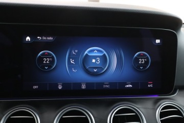 Mercedes Klasa E W213 All-terrain Facelifting 2.0 E220d 194KM 2021 Mercedes E E 220 d 4MATIC, Salon Polska, zdjęcie 15