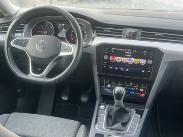 Volkswagen Passat B8 Variant Facelifting 2.0 TDI SCR 150KM 2023 Volkswagen Passat Variant 2.0 TDI 150KM krajowy, zdjęcie 3