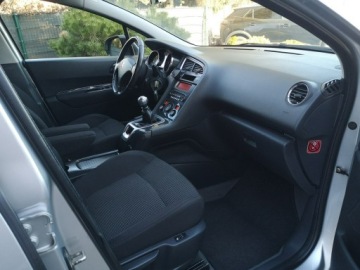 Peugeot 5008 I Minivan 2.0 HDi FAP 150KM 2011 Peugeot 5008 2,0 HDI 150KM Klimatronik ALU 16 7, zdjęcie 20