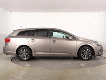 Toyota Avensis III Wagon Facelifting 2.0 D-4D 124KM 2014 Toyota Avensis 2.0 D-4D, Klima, Klimatronic, zdjęcie 5