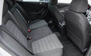 Volkswagen Passat B6 Variant 2.0 TDI PD-DPF 140KM 2007 Volkswagen Passat 2.0TDI 140KM SportLIne Alu 18 Climatron Pdc Po Serwisie, zdjęcie 25