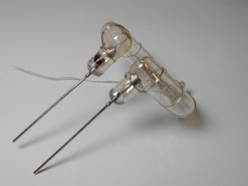 Нить накаливания, горелка мощностью до 1000Вт.