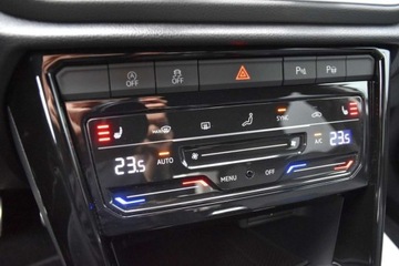 Volkswagen T-Roc I SUV R Facelifting 2.0 TSI 300KM 2023 Volkswagen T-Roc SalonPL R 300KM DSG 4x4 Panorama Pakiety ACC 19 DigitalCo, zdjęcie 22