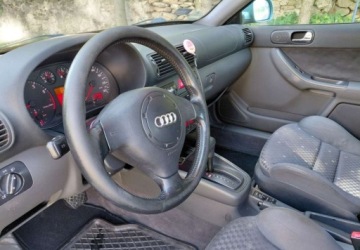 Audi A3 8L Hatchback 1.6 i 101KM 1998 Audi A3 3-drzwiowe Audi a3 1.6cm Benz Automat 1.6 Benzyna 100KM, zdjęcie 4
