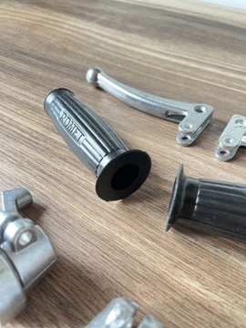 NOWY POLSKI KOMPLET DŹWIGNA KORPUS GUMA KIEROWNICY MOTORYNKA KOMAR ROMET