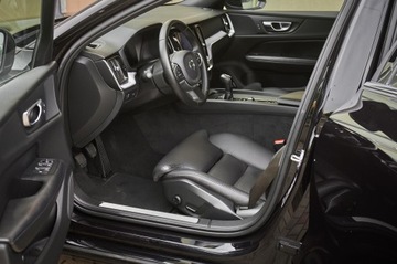 Volvo V60 II  Kombi 2.0 D3 150KM 2020 PIĘKNE V60 MOMENTUM PRO __ KUBEŁKOWE FOTELE, zdjęcie 22