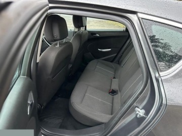 Opel Astra J Hatchback 5d 1.4 Turbo ECOTEC 140KM 2011 Opel Astra 1.4 Turbo Active 140KM 2011r, zdjęcie 20