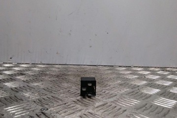 RELÉ VW GOLF VI (5K1) 8K0951253 2.0L DIESEL 81KW 2011