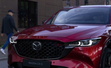 ХРОМИРОВАННАЯ РЕШЕТКА ДЕКОРАТИВНАЯ ПОЛОСКА MAZDA CX5 2022