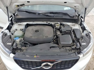 Volvo XC40 2022 Volvo XC 40 T5 R-Design 2022 2.0l 2.0 Benzyna 248KM, zdjęcie 6