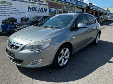 Opel Astra J Hatchback 5d 1.4 Turbo ECOTEC 140KM 2012 Opel Astra 1.4-140KM Nowy silnik świeżo