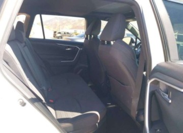 Toyota RAV4 V 2023 Toyota RAV4 2023, 2.5L, 4x4, PRIME, od ubezpieczalni 2.5 Benzyna 177KM, zdjęcie 10