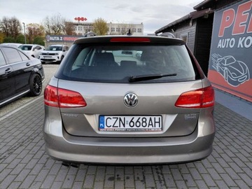 Volkswagen Passat B7 Variant 2.0 TDI CR DPF BlueMotion 140KM 2014 Volkswagen Passat Grzane fotele Klimatronik 2xPDC Alu Tempomat Hak 2.0, zdjęcie 5