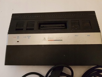 ВИНТАЖНАЯ ОРИГИНАЛЬНАЯ КОНСОЛЬ ATARI CX-2600 JR