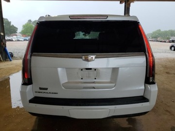Cadillac Escalade III 2020 Cadillac Escalade Luxury 2020 6.2l 6.2 Benzyna 420KM, zdjęcie 2
