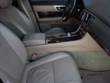 Jaguar XF I Sedan 3.0D V6 210KM 2009 Jaguar XF 3.0 D, 207 KM, Automat, Navi, Xenon, zdjęcie 8