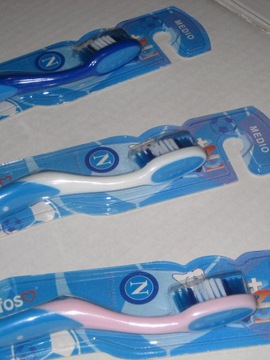 NAPOLI - 3 SZCZOTECZKI DO ZĘBÓW - Z WŁOCH