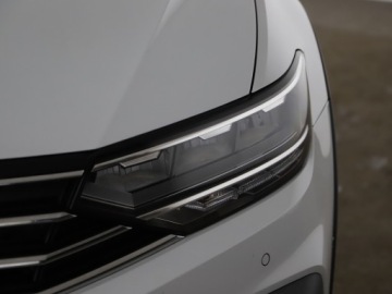 Volkswagen Passat B8 Variant Facelifting 2.0 TDI SCR 200KM 2023 Volkswagen Passat Alltrack | APP | Panorama | Hak, zdjęcie 25