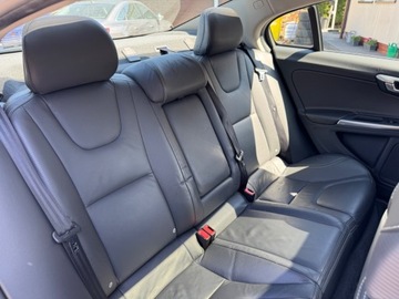 Volvo S60 II Sedan 3.0 T6 304KM 2012 Volvo S60 3.0 Benz T6 R-DESIGN Bogata Wersja 3.0 Benzyna 304KM, zdjęcie 25