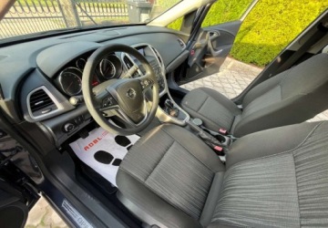 Opel Astra J Hatchback 5d 1.4 Twinport ECOTEC 100KM 2010 Opel Astra 1.4 benzyna 1 wlasciciel Serwisowany 1.4 Benzyna 100KM, zdjęcie 18
