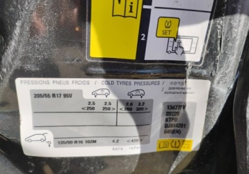 Citroen C4 Picasso I 1.6 THP 156KM 2013 Citroen C4 Picasso 2013r, 1.6 Benzyna. Lekko przetarty lewy bok. Jezdzi, zdjęcie 25