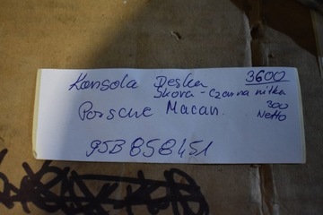 KONZOLA DESKA KŮŽE ČERNÁ NIT PORSCHE MACAN 1